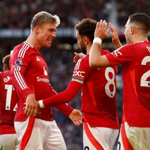 EPL: United break losing streak, Son shines for Spurs