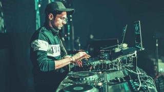 The DJ Who Had Wall Street Grooving!