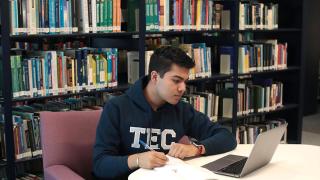 MCom Or MBA: Which Is Better For Your Future?