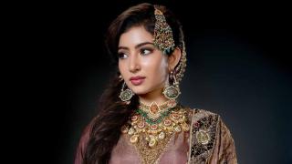 Isn't Sara Absolutely Stunning?