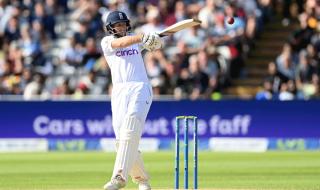 Root-Bairstow keep England on course for record chase