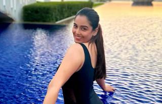 Srishty Knows Just How To Handle The Summer Heat