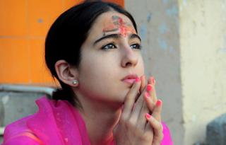 Sara Performs Bhasma Aarti