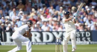 Stats: Dhoni's record in England improves