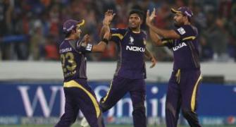 Kolkata keep play-off hopes alive with easy win over Sunrisers