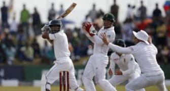Sangakkara leads Sri Lanka's spirited chase