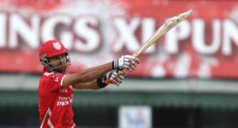 Kings XI Punjab maul Daredevils by seven wickets
