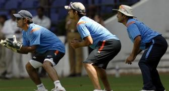 Dhoni demands better bowling from Harbhajan