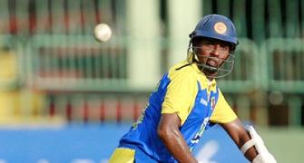 Samaraweera, Malinga send Kiwis crashing