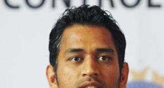 Dhoni gets engaged to school friend Sakshi