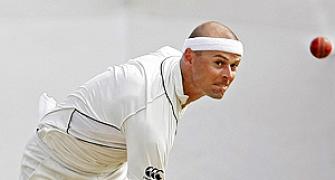 NZ paceman Martin gets surprise contract renewal