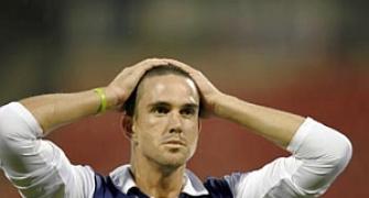 Pietersen, Mascarenhas fined for Twitter outburst