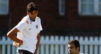 'Ishant, Zaheer fit for first Test vs Australia'