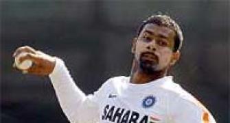 Sreesanth set to replace injured Praveen for WC