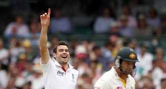 Ashes: England ride their luck in Sydney Test