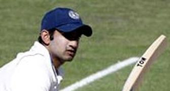 India bat out final day to draw third Test
