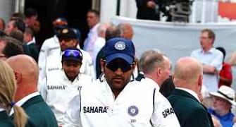 ECB praises Dhoni for withdrawal of appeal against Bell