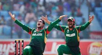 Images: Clinical Bangladesh trounce Dutch