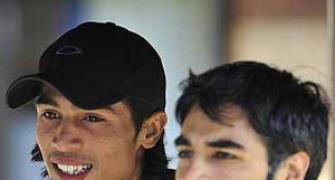 Pakistan players leave camp after tainted Amir's presence