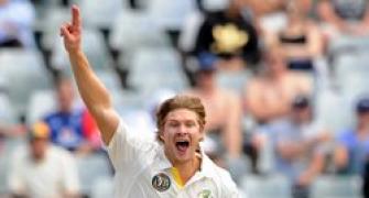Wickets tumble in remarkable Newlands Test