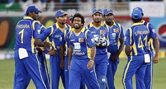 Afridi blitzkrieg in vain as Lanka down Pak to level series