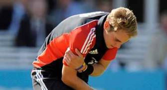 Shoulder injury rules out Broad for up to seven weeks