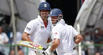 Openers Strauss, Cook set up strong England reply