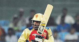 Gayle, De Villiers guide RCB to six wickets win over Pune