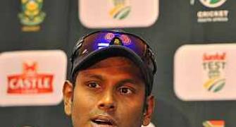 Sri Lanka concerned over Mathews' fitness
