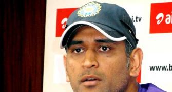 Dhoni hints at playing three spinners in Nagpur Test