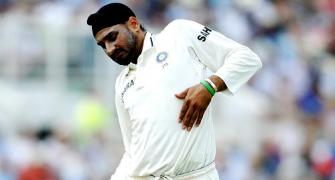 Harbhajan has a lot of cricket left in him: Saqlain