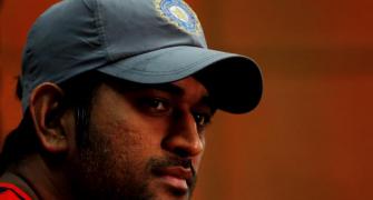 Should M S Dhoni give up the Test captaincy? Have your say