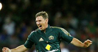 At 40, Hogg makes a comeback to Aussie T20 squad