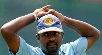Muralitharan to play for Melbourne Renegades in Big Bash