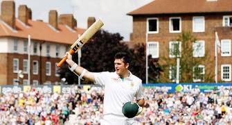 Graeme Smith joins elite club with 25th Test ton
