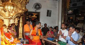 First Look: Yuvraj visits Siddhivinayak temple