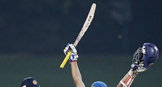 Dilshan hits ton to lead SL to big win over NZ