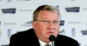 Collier apologises to South Africa over Pietersen remark