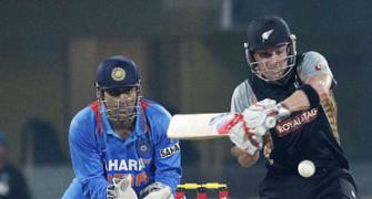India falter at the end to gift NZ T20 win
