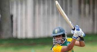 South Africa women kick off T20 World Cup with easy win
