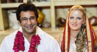 Wasim Akram's new wife learning Urdu