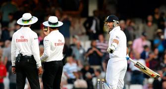 England coach Flower asks ICC to change light rules
