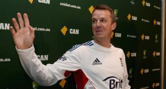 Graeme Swann retires midway through Ashes