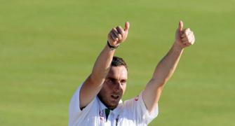 South Africa recall fast bowler Kyle Abbott for Durban Test