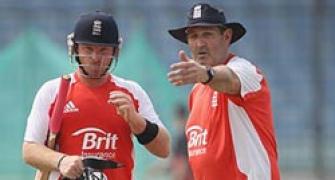 Gooch quits as England's ODI batting coach,