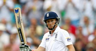 Root the hero as England grind Australia into dust