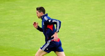 PHOTOS: Pietersen to return; Aus turn to Warne