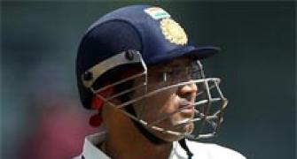 Sehwag dropped for last two Tests against Australia