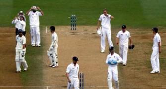 Williamson, Taylor frustrate England in second Test
