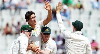 Siddle, Starc spoil India's perfect script